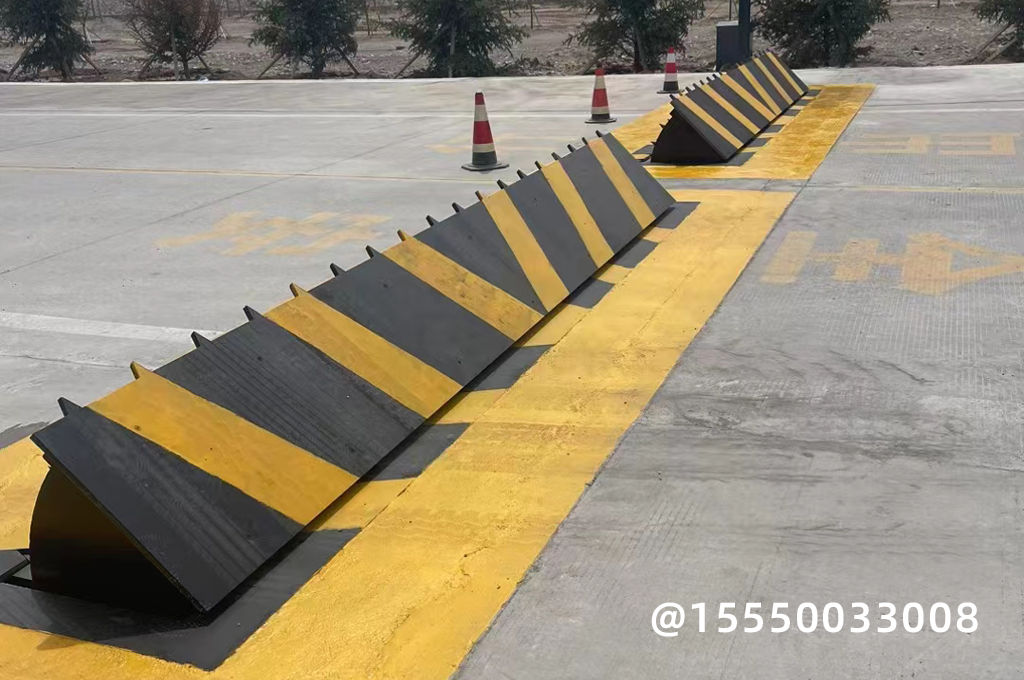 公園人行入口路障機(jī)(圖1)