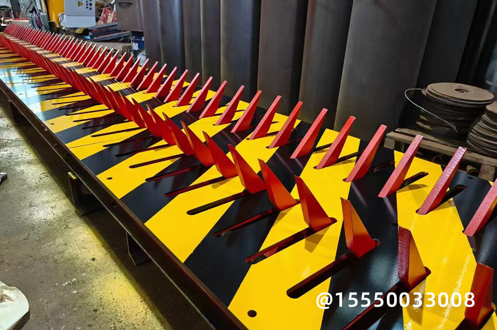 監(jiān)獄探監(jiān)通道單向破胎器(圖1)